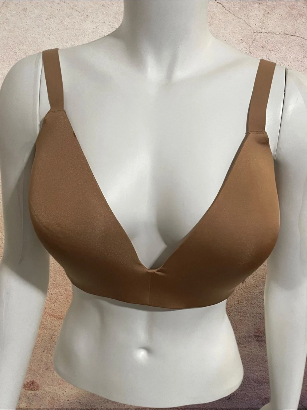✨ SKIMS Wireless Form T-Shirt Plunge Bra Neutral Tan 40DD - Picture 3 of 11